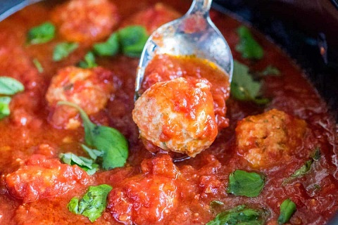 Tomato Basil Slow Cooker Chicken Meatballs
